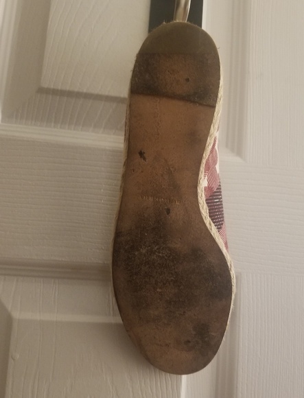 Authentic Burberry flat shoes in used condition. - Picture 5 of 8